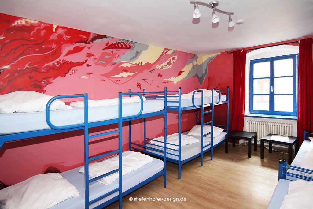 Brook Lane Hostel Регенсбург Экстерьер фото