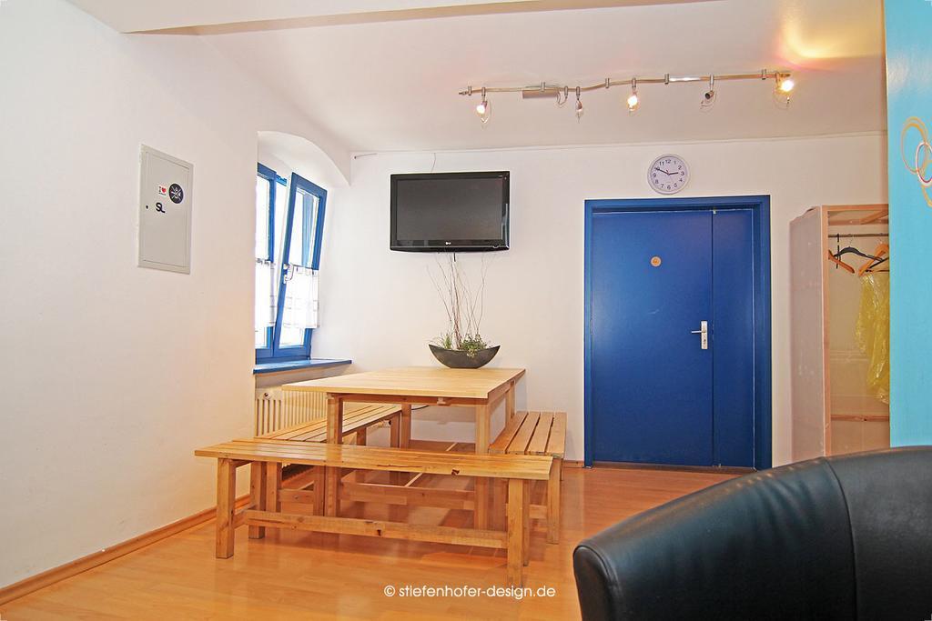 Brook Lane Hostel Регенсбург Экстерьер фото